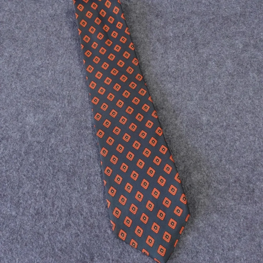 Arthur L Johnson Co Boston Mens Geometric Medallion Silk Tie Navy Orange 58 Inch
